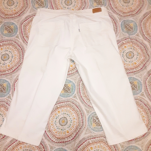 Levi's Tummy Flattening Wide Leg Crop Stretch Jean - Picture 7 of 16